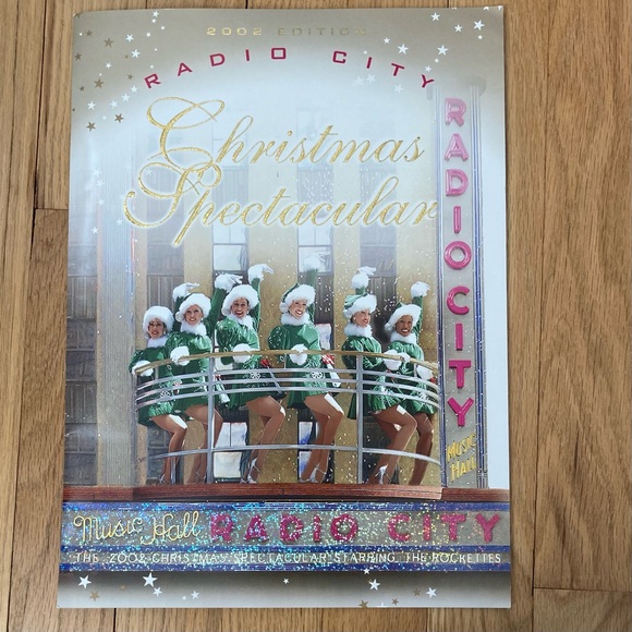 Vintage Radio City Music Hall Bundle: 
2002: 7 items. - Picture 3 of 12
